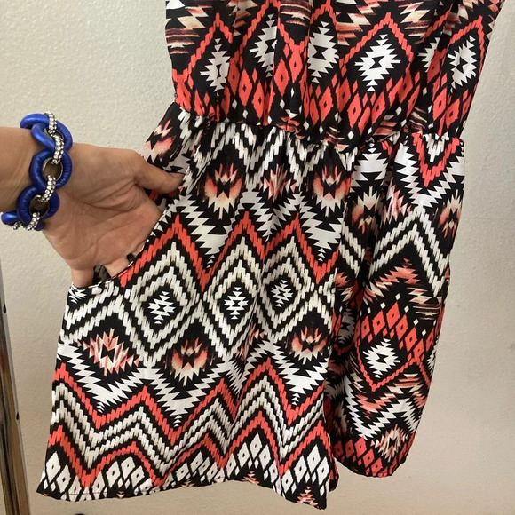 Romeo & Juliet Couture Printed Romper Small - Picture 3 of 6